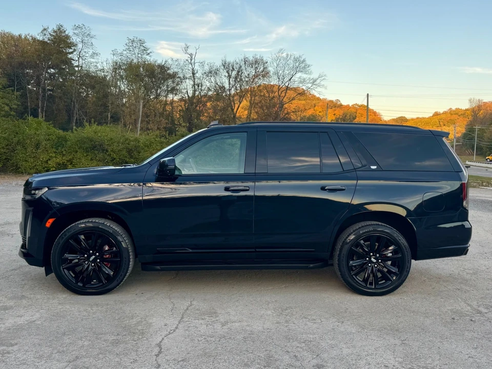 2022 Cadillac Escalade 5th Gen - Image 8 of 12