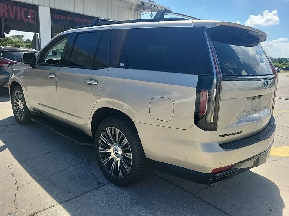 2022 Cadillac Escalade 5th Gen - Image 3 of 12