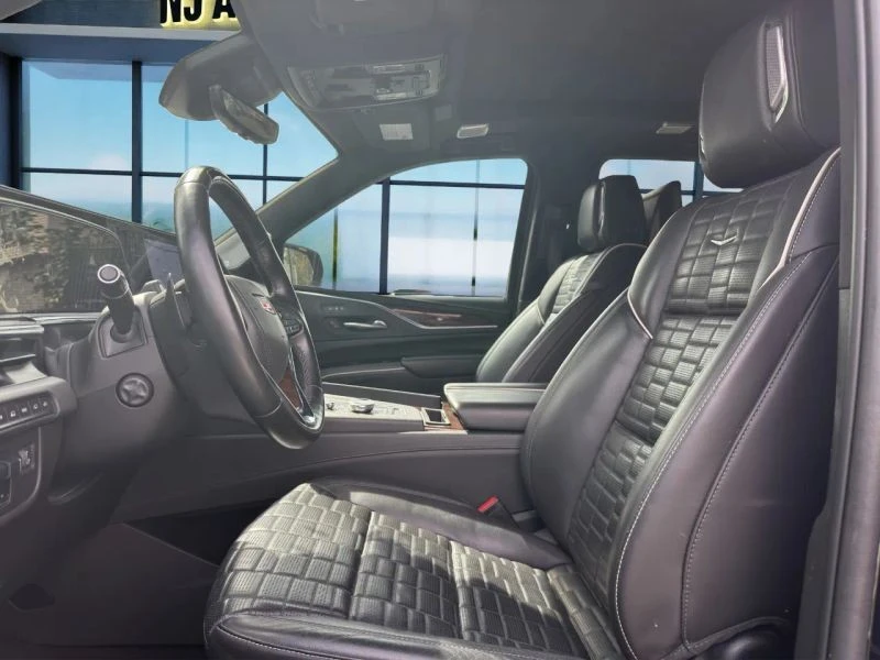 2022 Cadillac Escalade 5th Gen - Image 9 of 12