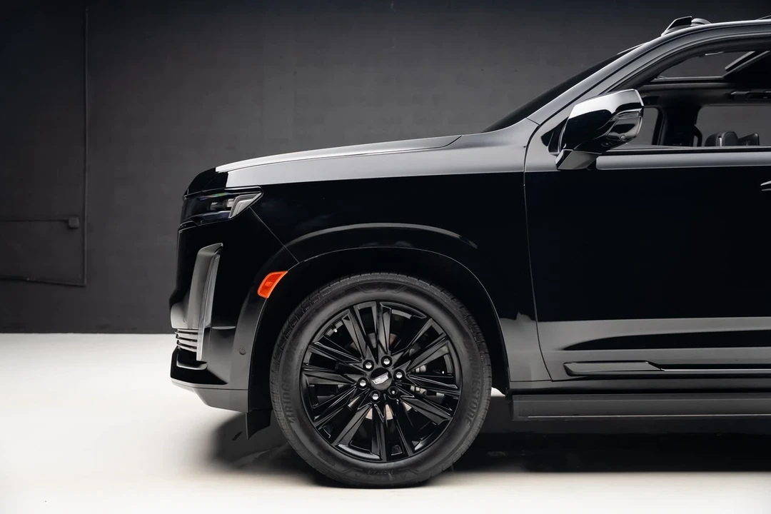 2022 Cadillac Escalade 5th Gen - Image 17 of 21