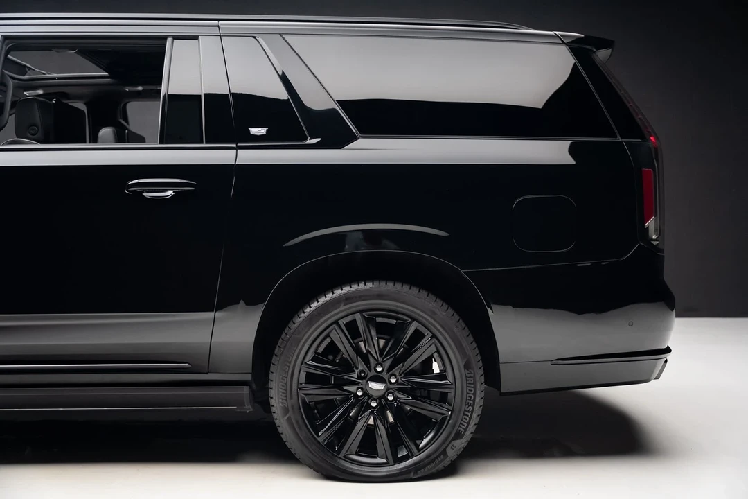 2022 Cadillac Escalade 5th Gen - Image 19 of 21