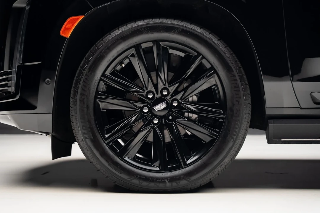 2022 Cadillac Escalade 5th Gen - Image 18 of 21