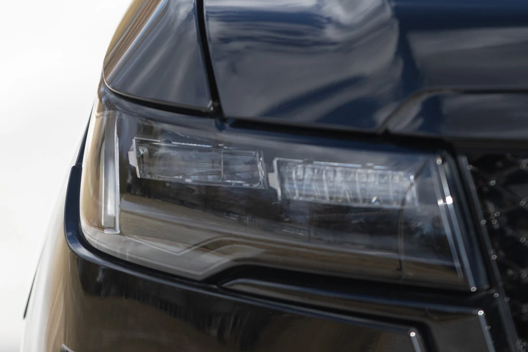 2022 Cadillac Escalade 5th Gen - Image 30 of 31