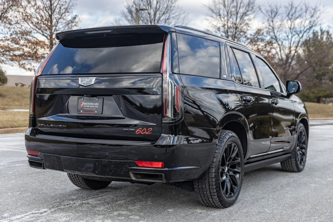2022 Cadillac Escalade 5th Gen - Image 15 of 31