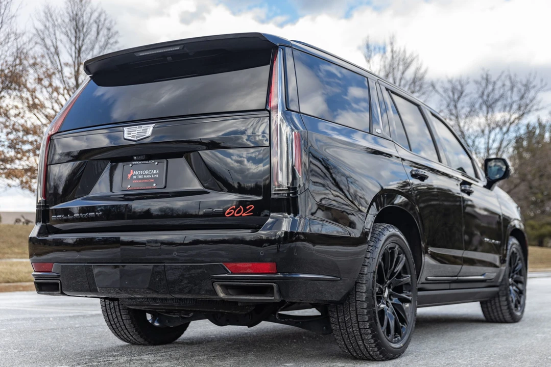 2022 Cadillac Escalade 5th Gen - Image 14 of 31