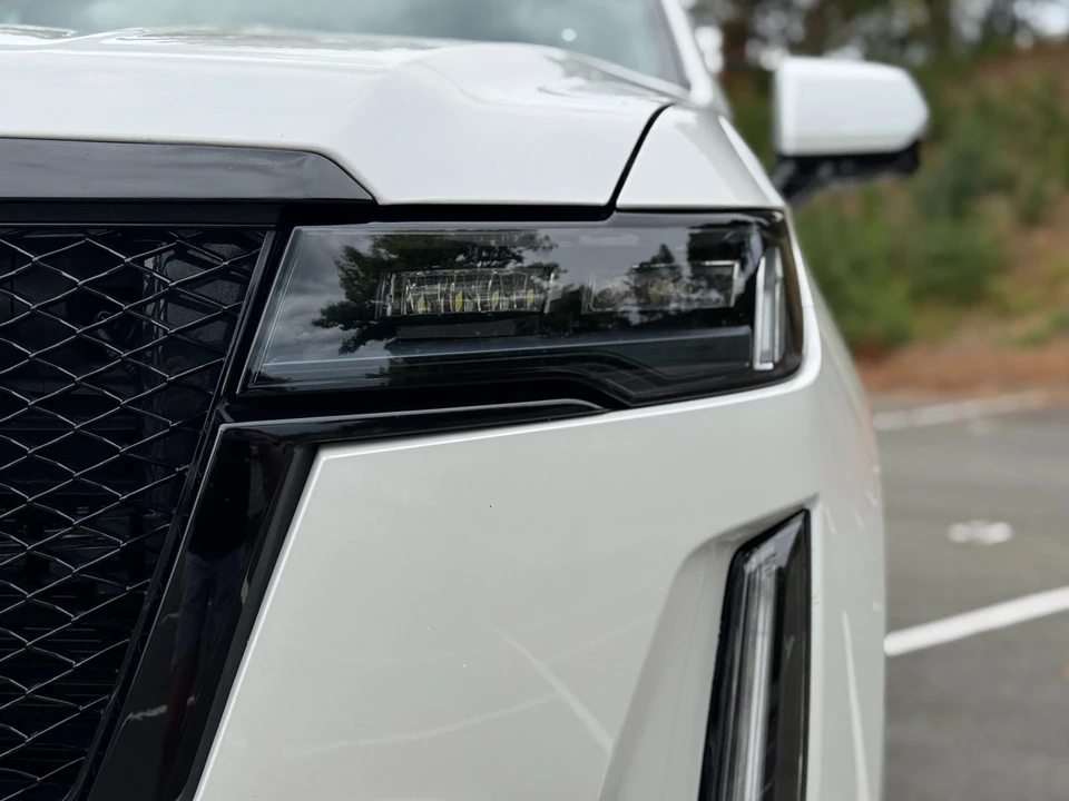 2022 Cadillac Escalade 5th Gen - Image 17 of 21