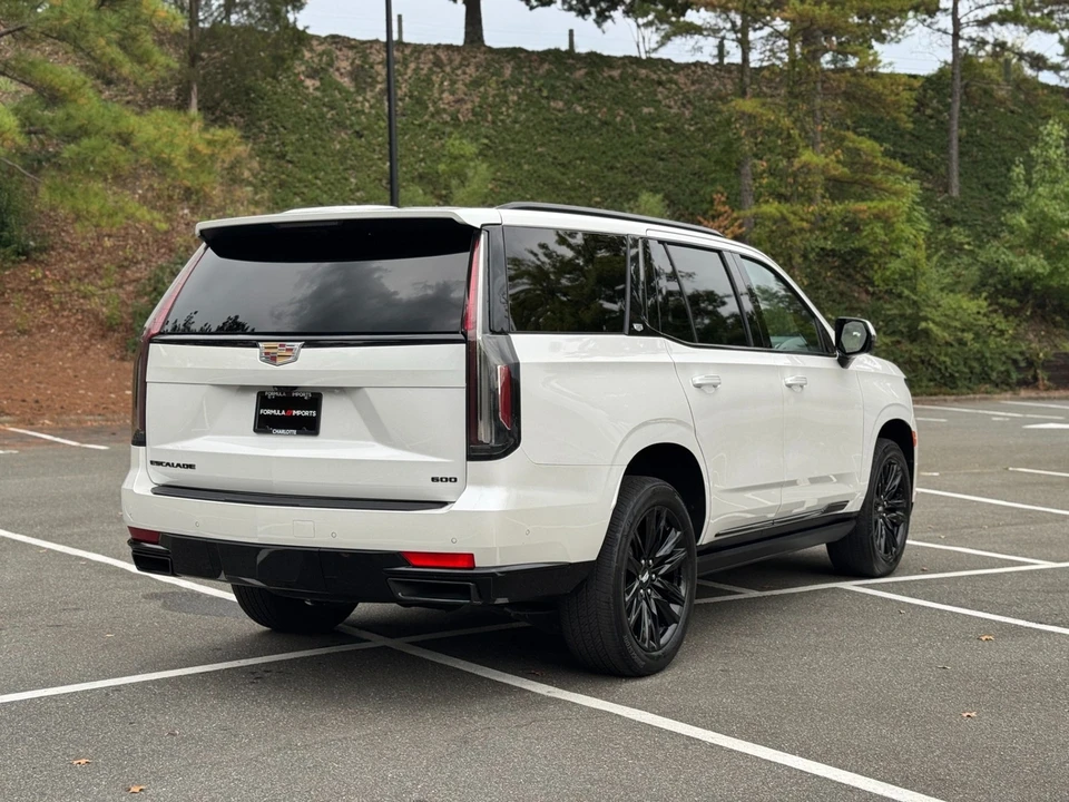 2022 Cadillac Escalade 5th Gen - Image 12 of 21