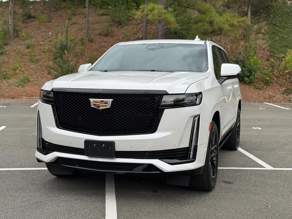 2022 Cadillac Escalade 5th Gen - Image 3 of 21