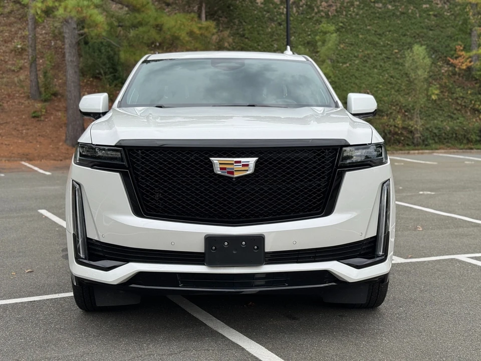 2022 Cadillac Escalade 5th Gen - Image 2 of 21
