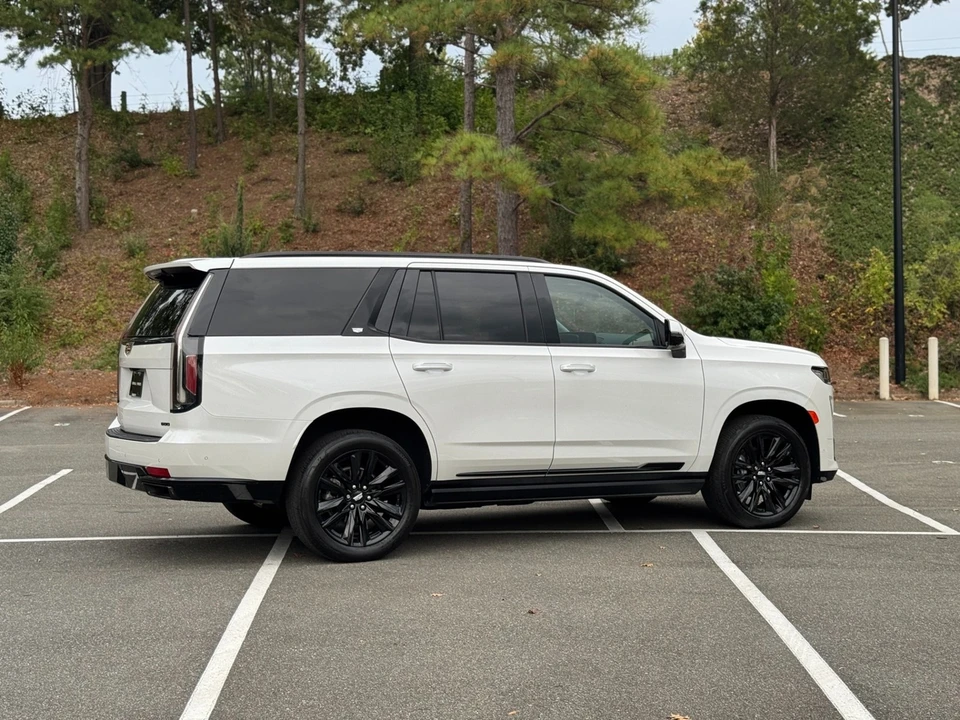 2022 Cadillac Escalade 5th Gen - Image 13 of 21