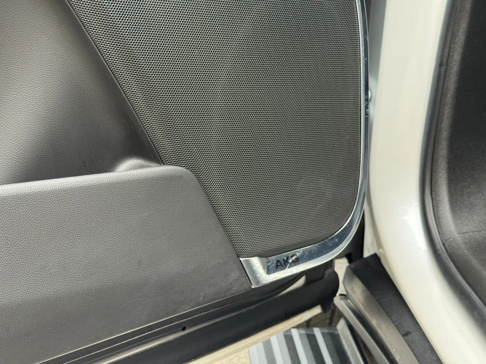 2022 Cadillac Escalade 5th Gen - Image 21 of 21