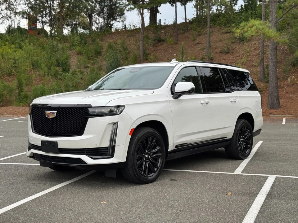 2022 Cadillac Escalade 5th Gen - Image 4 of 21