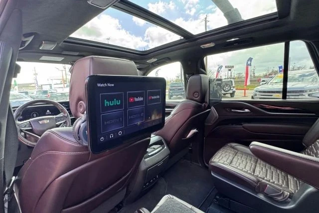 2022 Cadillac Escalade 5th Gen - Image 11 of 18