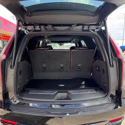 2022 Cadillac Escalade 5th Gen - Image 8 of 18