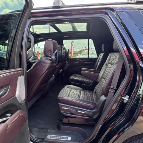 2022 Cadillac Escalade 5th Gen - Image 9 of 18