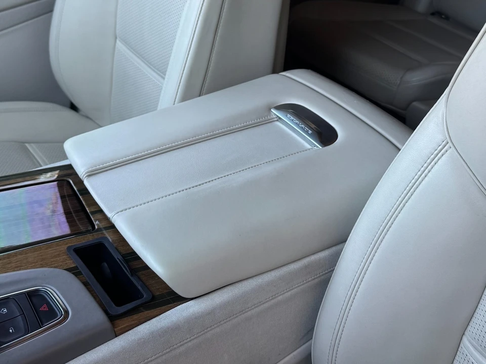 2022 Cadillac Escalade 5th Gen - Image 13 of 21