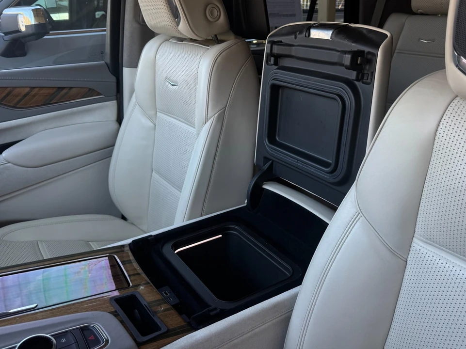 2022 Cadillac Escalade 5th Gen - Image 14 of 21