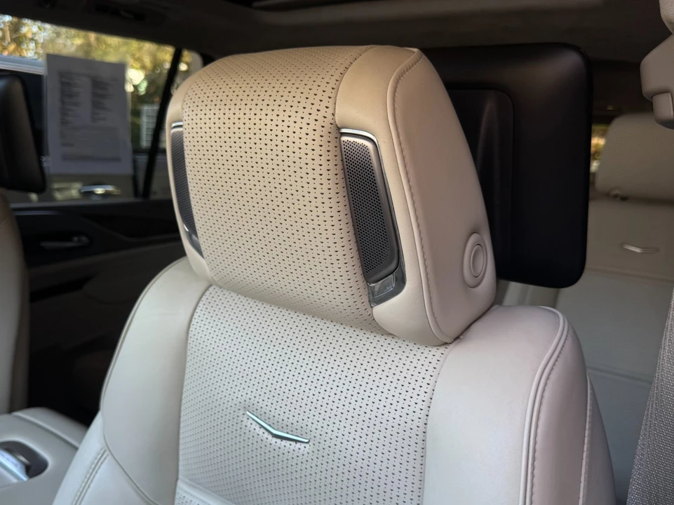 2022 Cadillac Escalade 5th Gen - Image 20 of 21