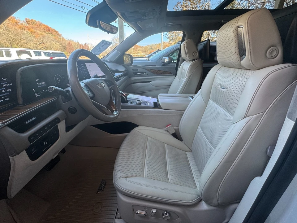 2022 Cadillac Escalade 5th Gen - Image 9 of 21
