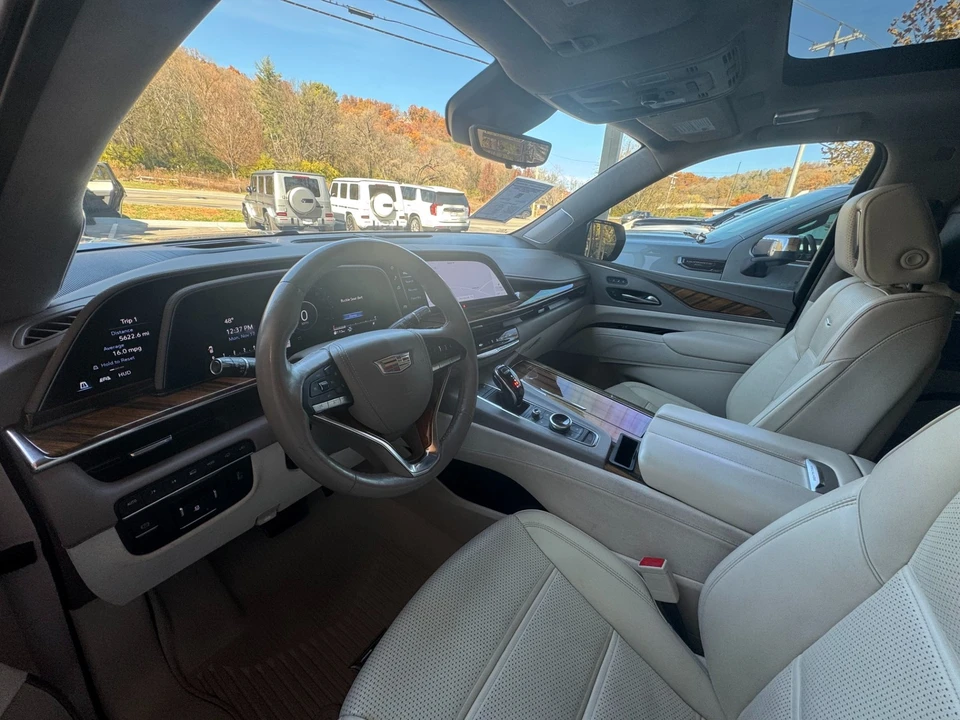 2022 Cadillac Escalade 5th Gen - Image 11 of 21