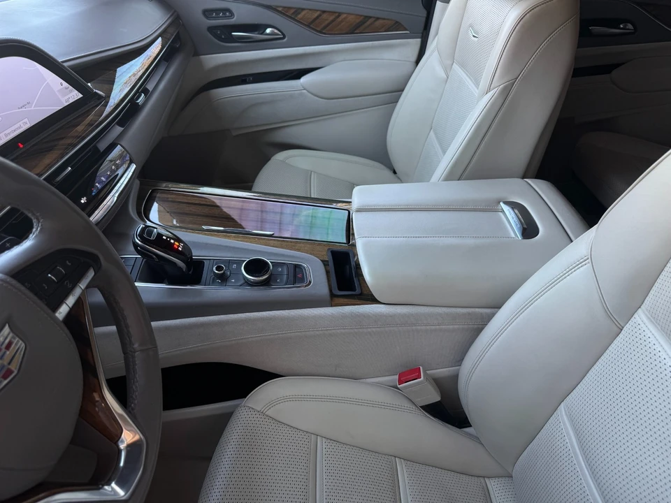 2022 Cadillac Escalade 5th Gen - Image 12 of 21