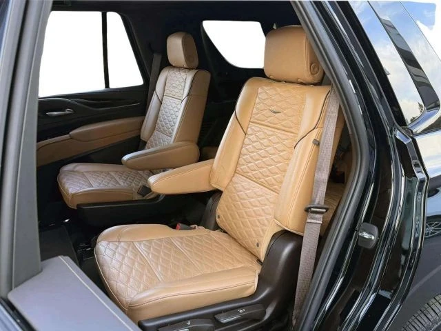 2022 Cadillac Escalade 5th Gen - Image 16 of 21