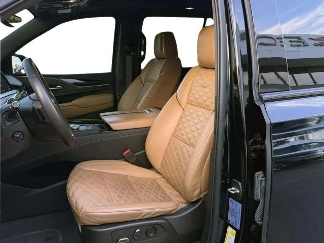 2022 Cadillac Escalade 5th Gen - Image 13 of 21