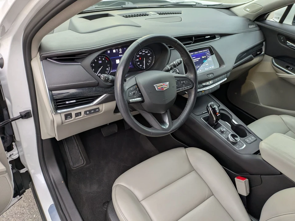 2022 Cadillac XT4 - Image 14 of 21