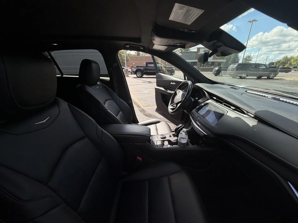 2022 Cadillac XT4 - Image 12 of 21