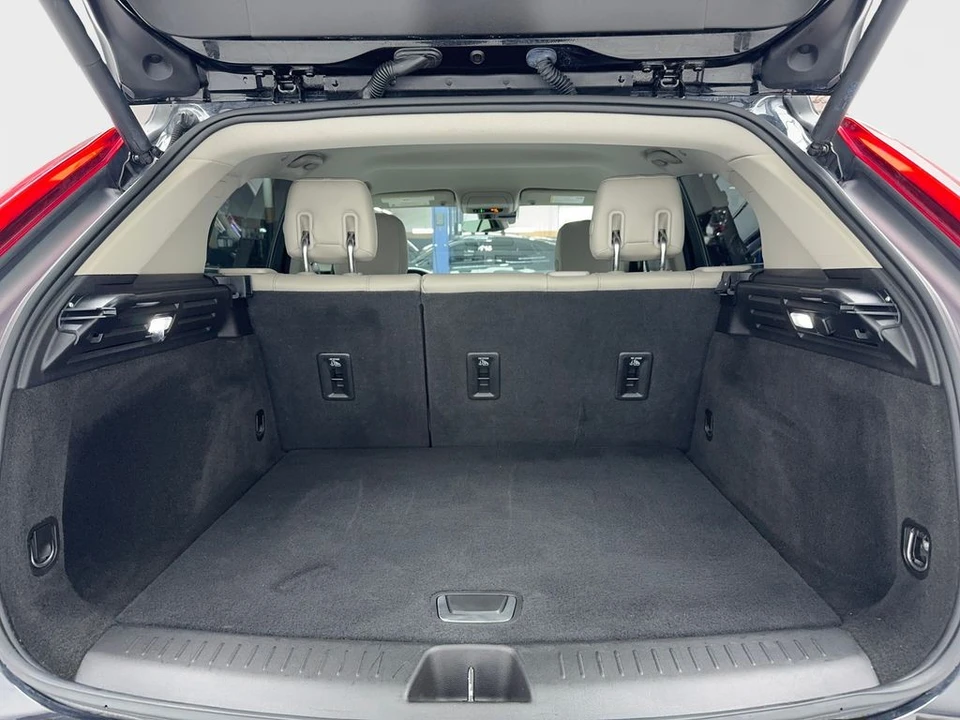 2022 Cadillac XT4 - Image 17 of 21