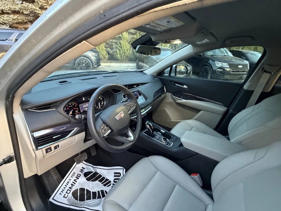 2022 Cadillac XT4 - Image 18 of 19
