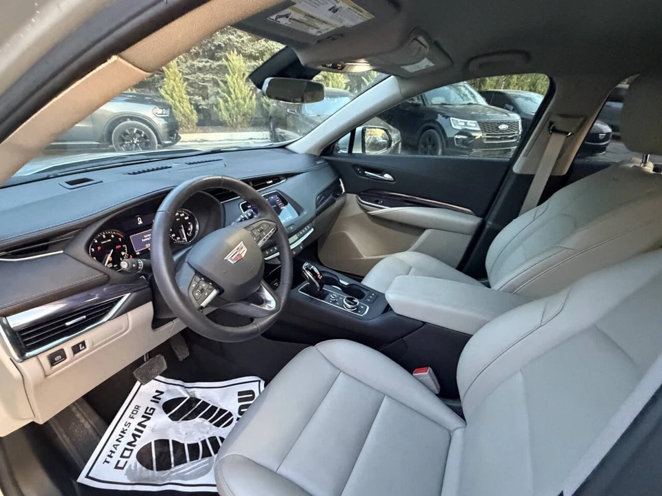 2022 Cadillac XT4 - Image 17 of 19