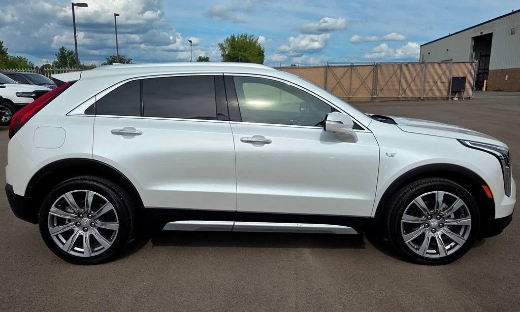 2022 Cadillac XT4 - Image 3 of 31