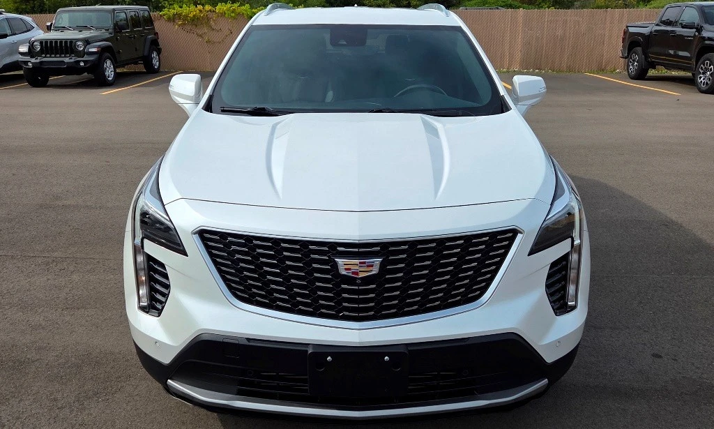 2022 Cadillac XT4 - Image 2 of 31