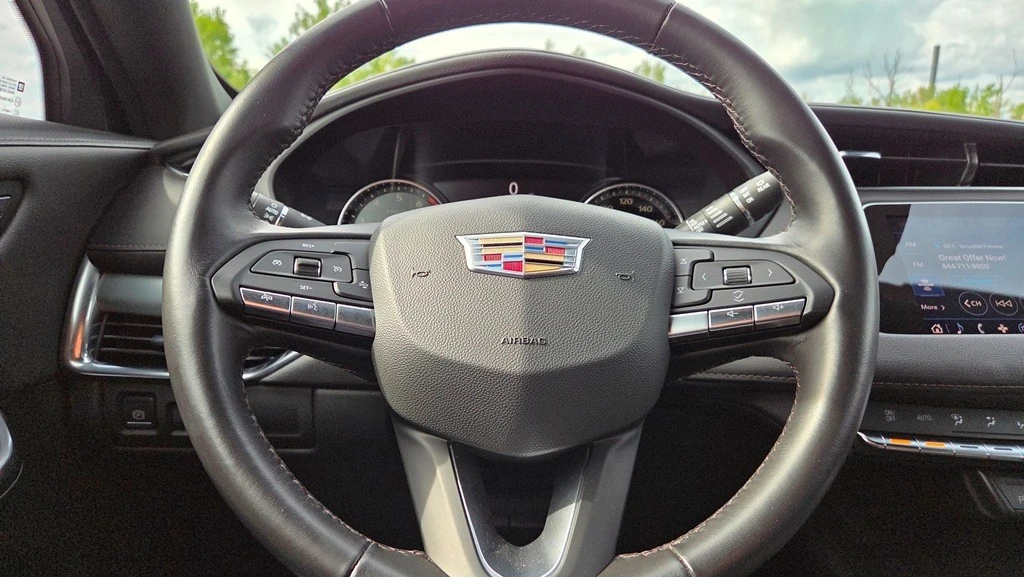 2022 Cadillac XT4 - Image 27 of 31