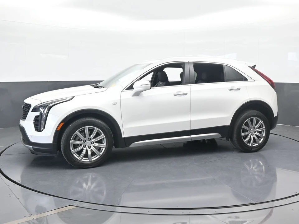 2022 Cadillac XT4 - Image 2 of 12