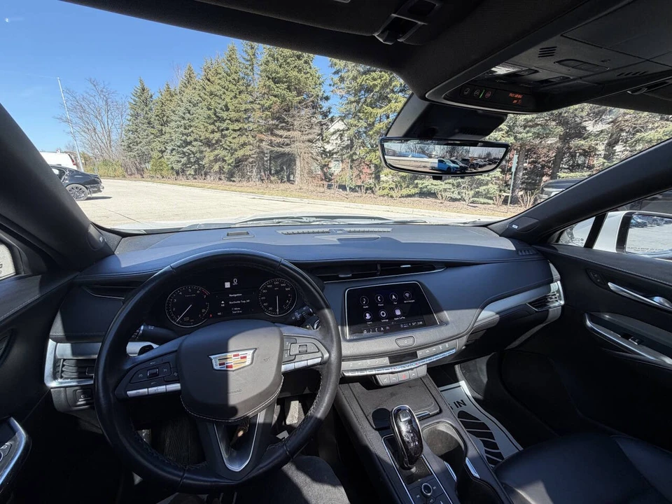 2022 Cadillac XT4 - Image 17 of 21