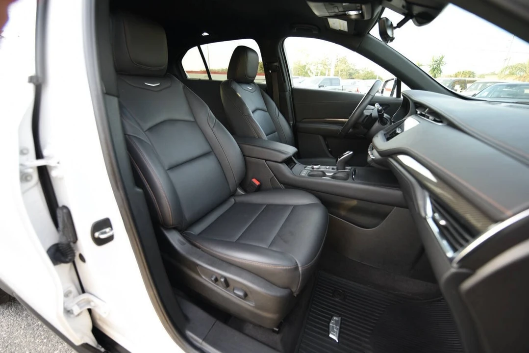 2022 Cadillac XT4 - Image 13 of 17