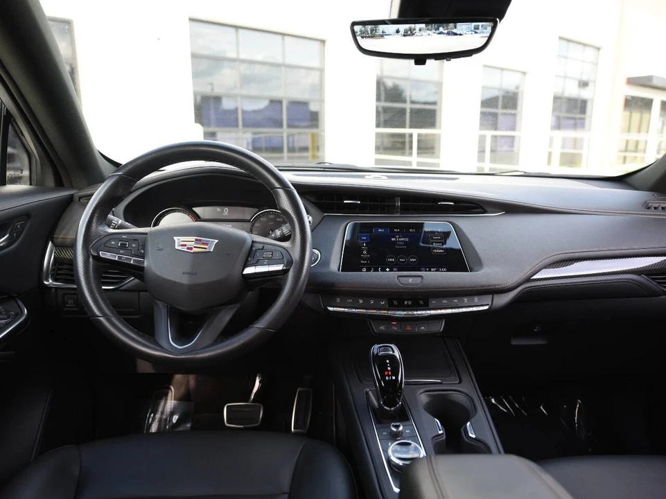 2022 Cadillac XT4 - Image 15 of 17