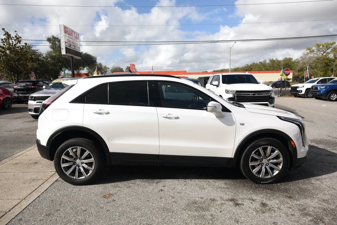 2022 Cadillac XT4 - Image 2 of 17