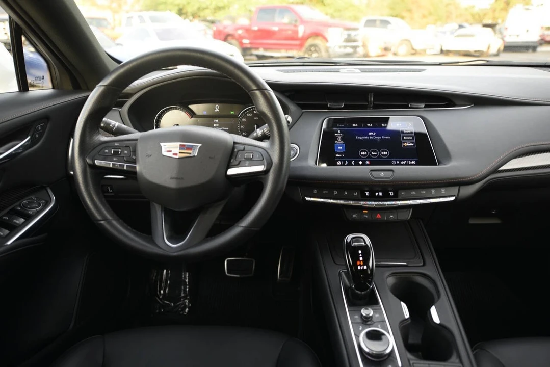 2022 Cadillac XT4 - Image 14 of 17