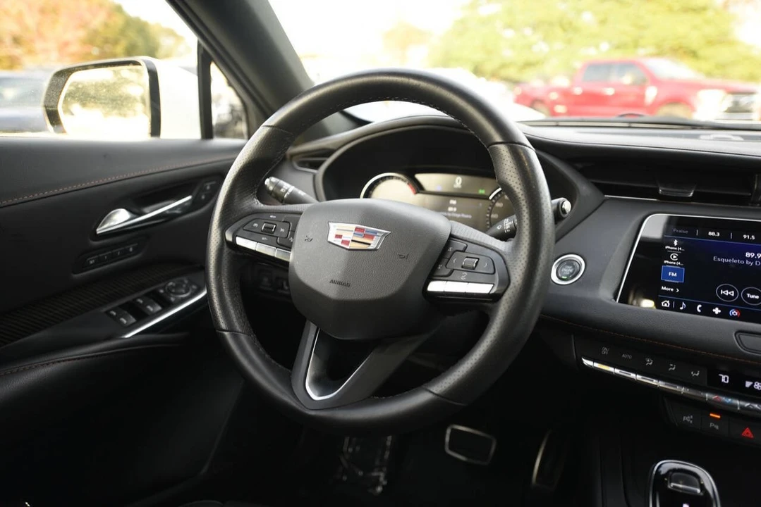 2022 Cadillac XT4 - Image 15 of 17