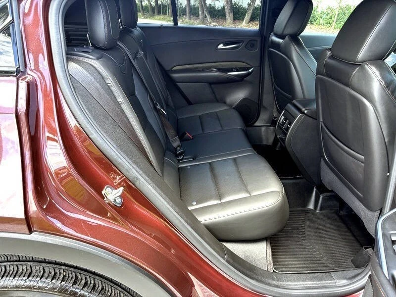 2022 Cadillac XT4 - Image 17 of 31
