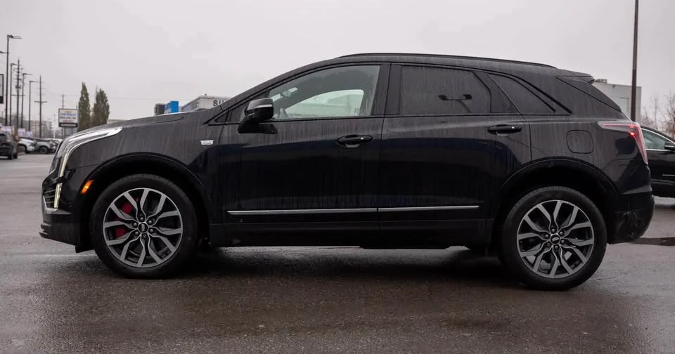 2022 Cadillac XT5 - Image 2 of 9