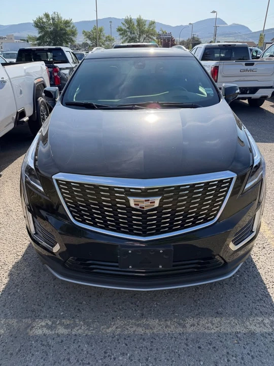 2022 Cadillac XT5 - Image 2 of 16