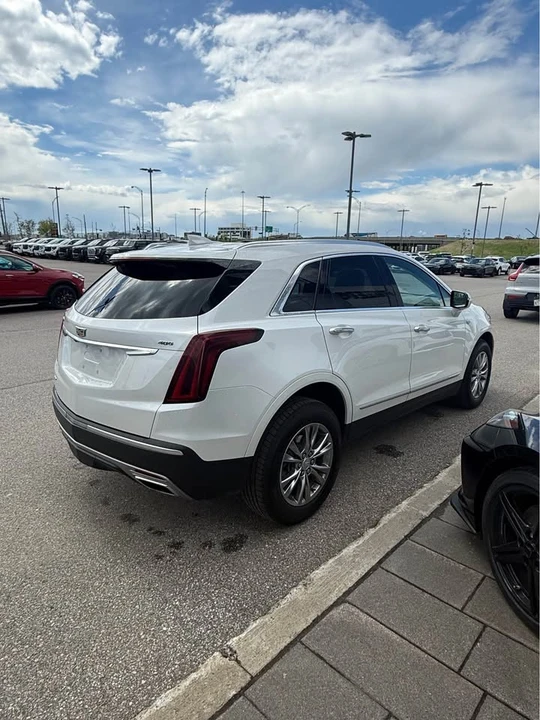 2022 Cadillac XT5 - Image 3 of 13
