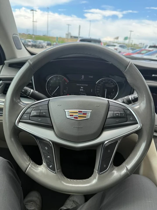 2022 Cadillac XT5 - Image 11 of 13