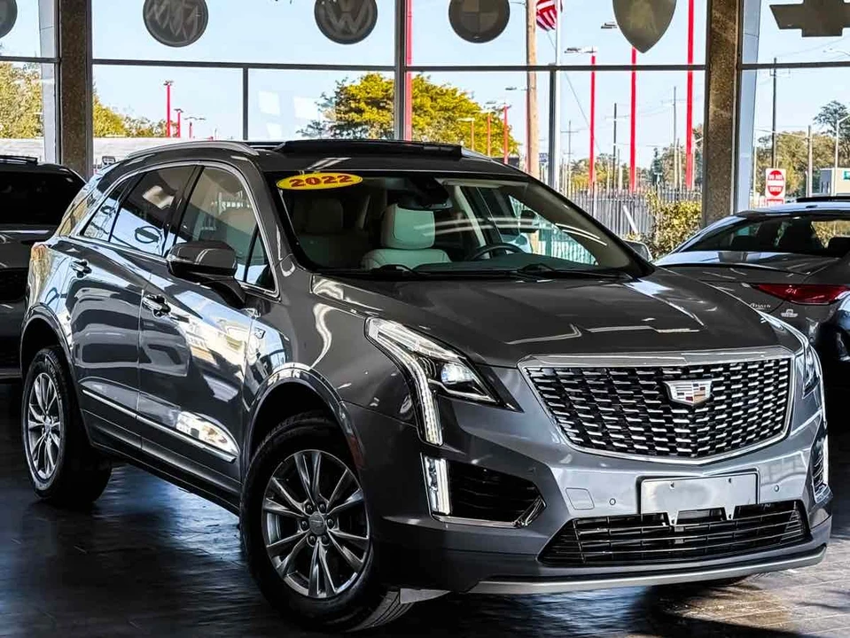 2022 Cadillac XT5 - Image 2 of 21