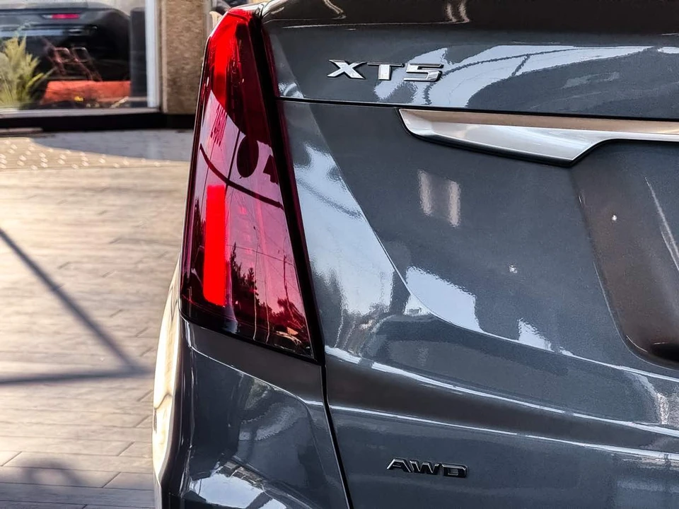 2022 Cadillac XT5 - Image 19 of 21