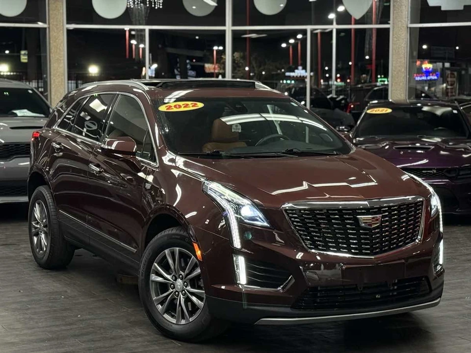2022 Cadillac XT5 - Image 2 of 12